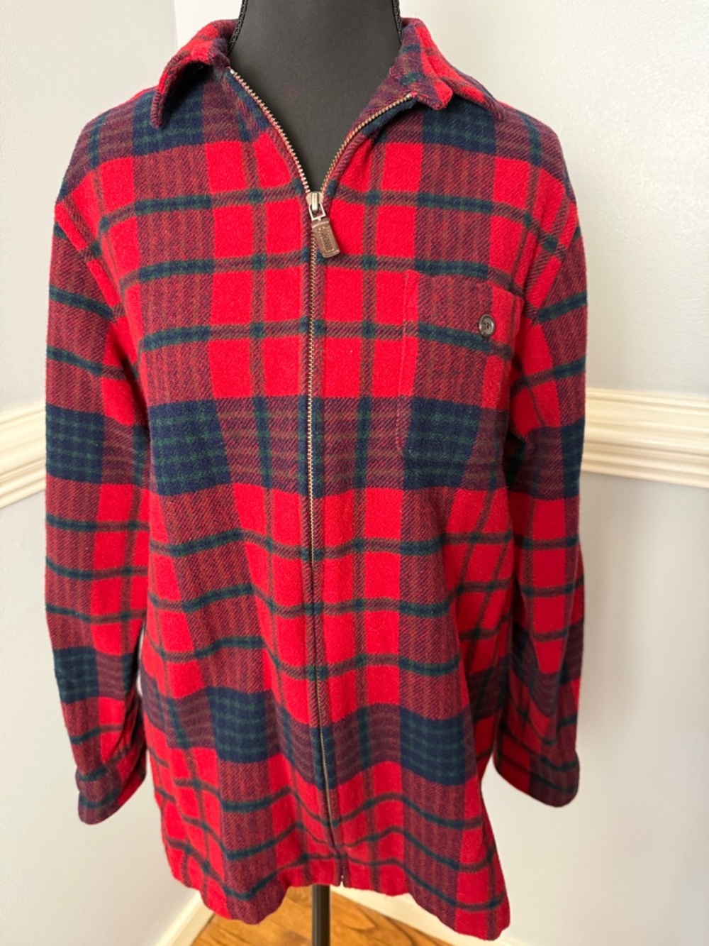 Vintage Ralph Lauren Red and Navy Plaid Zip-Front . 100% lambswool. Very nice